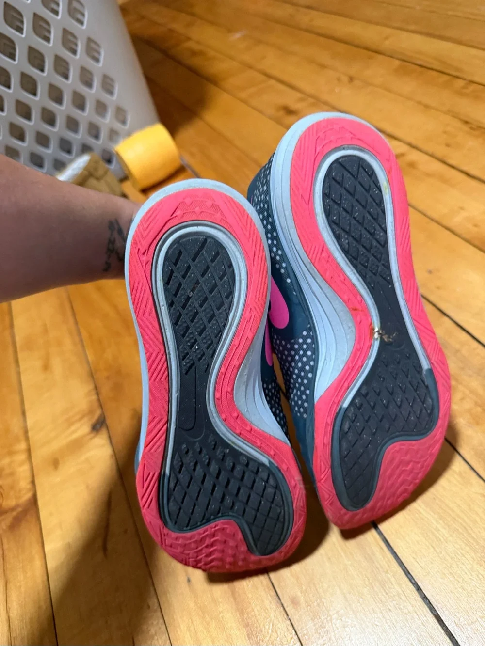 Nike Running Shoes Women's Size US 7.5 Pink Grey